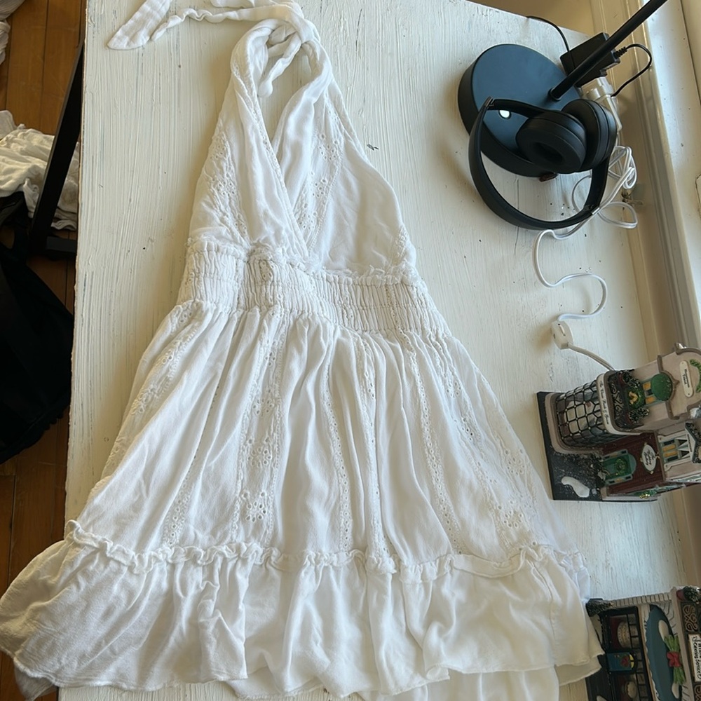 Ocean drive- open back white dress
